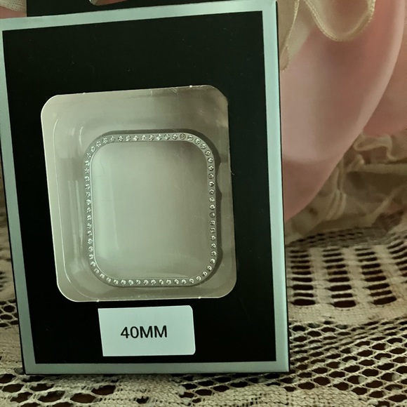 Nice brilliant cover case for 40mm I watch.a see thru. Fits nicely in 40mm. - Picture 1 of 1